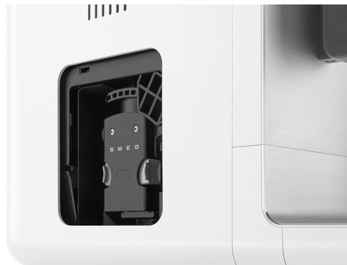 Автоматическая кофемашина Smeg BCC13WHMEU в магазине «На диване» в Уфе  — Выгодная цена
